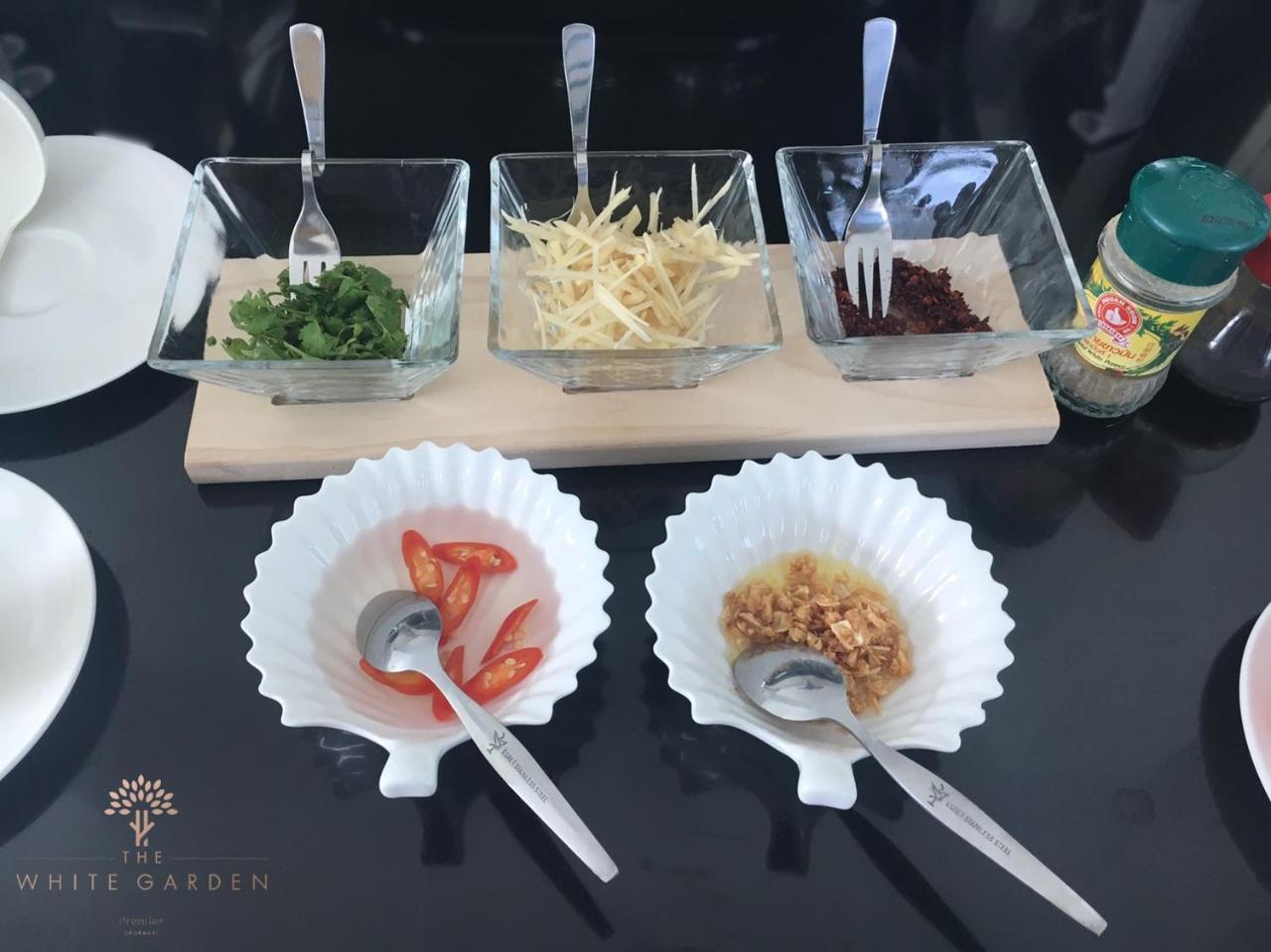 The White Garden Premier Saraburi Hotell Ban Dao Ruang  Exteriör bild